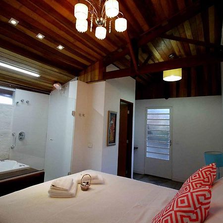 Chácara Andó Bed And Breakfast Águas de Santa Barbara Esterno foto