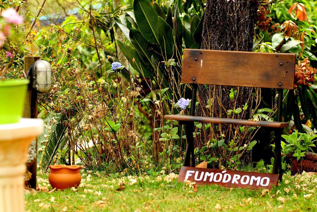 Chácara Andó Bed And Breakfast Águas de Santa Barbara Esterno foto